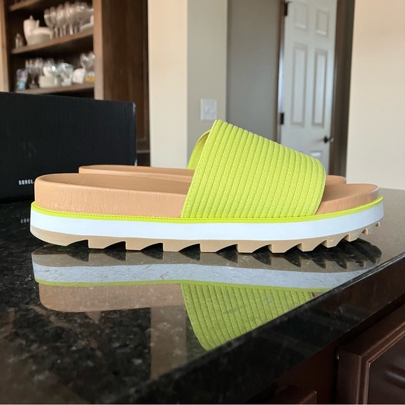 New Sorel Roaming Easy Slide Sandals, Casual Stretch Yellow Lime Green Slides, 8 - Picture 2 of 13